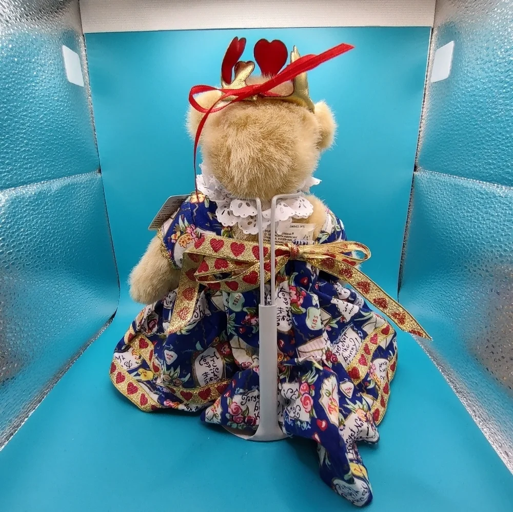 Muffy VanderBear, Queen of Hearts Bear!